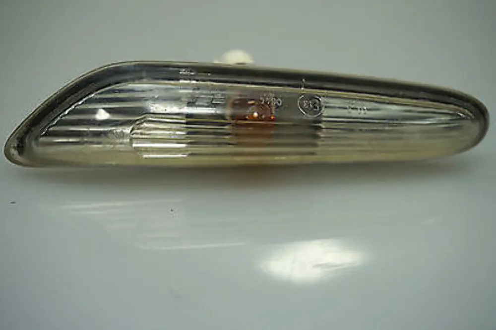 BMW E60 E61 Indicatore Direzione Laterale Ala Destra Bianco - SKU 6923920 - Numero di parte 63136923920
