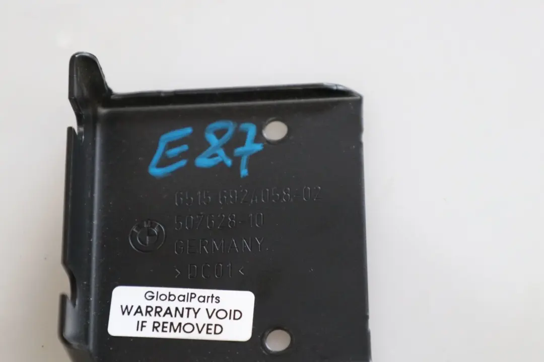 Halter CD-Wechsler 6512 für BMW 1 er E81 E87 E87N LCI mit Teilenummer 6924058 BMW 1 er E81 E87 E87N LCI Halter CD-Wechsler 6512 - SKU 6924058 - Teilenummer 6924058