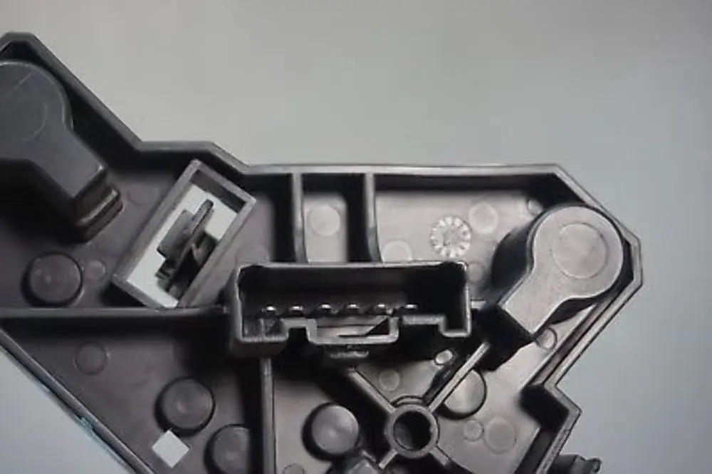 Left N/S Bulb Socket Holder Light Lamp 6249509 to BMW 1 Series E87 Rear with Part number 6924509 BMW 1 Series E87 Rear Left N/S Bulb Socket Holder Light Lamp 6249509 - SKU 6924509 - Part number 6924509