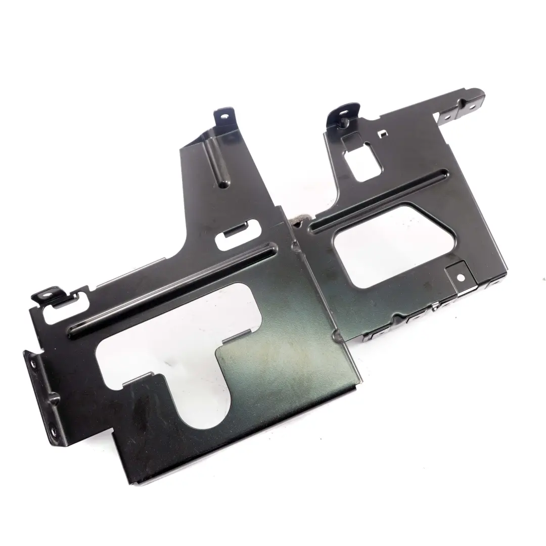 Supporto Staffa Baule Unità CD Changer Modulo per BMW E46 con numero di parte 6924552 BMW E46 Supporto Staffa Baule Unità CD Changer Modulo - SKU 6924552 - Numero di parte 6924552