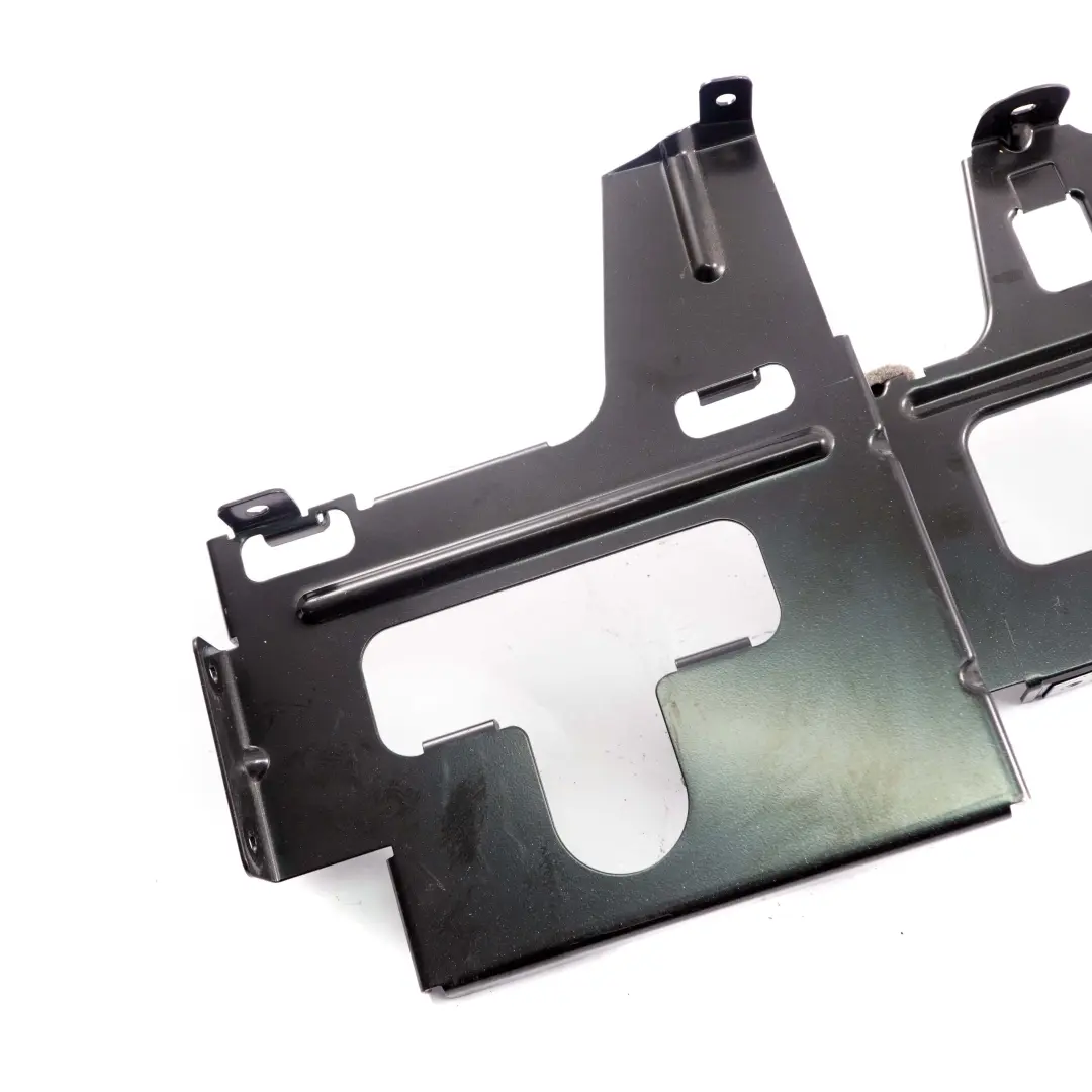 Obudowa Uchwyt Zmieniarki CD do BMW E46 o numerze 6924552 BMW E46 Obudowa Uchwyt Zmieniarki CD - SKU 6924552 - Numer Części 6924552