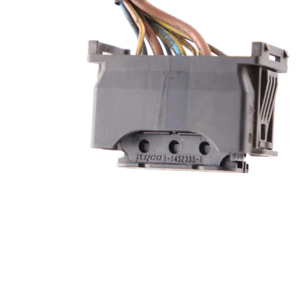 Headllight Headlamp Front Left N/S Plug Socket Wiring 6925038 to BMW E81 E87 LCI with Part number 6925638 BMW E81 E87 LCI Headllight Headlamp Front Left N/S Plug Socket Wiring 6925038 - SKU 6925638-8 - Part number 6925638