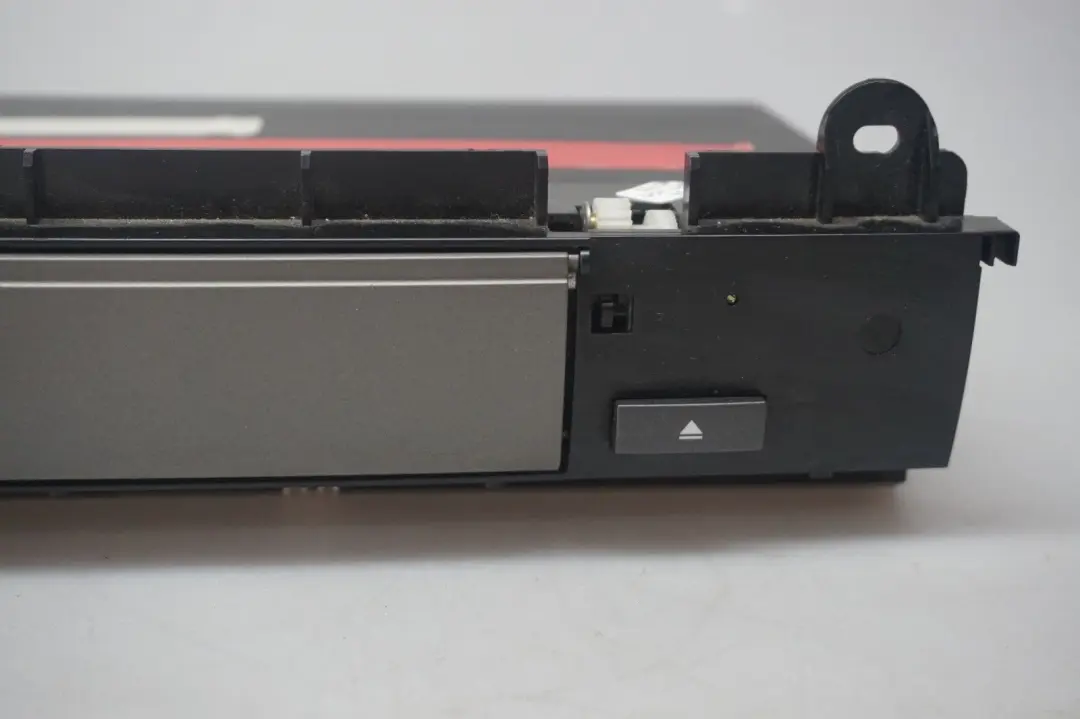 6-fold CD Changer Multichanger with Magazine to BMW E65 E66 with Part number 6926933 BMW E65 E66 6-fold CD Changer Multichanger with Magazine - SKU 6926933 - Part number 6926933