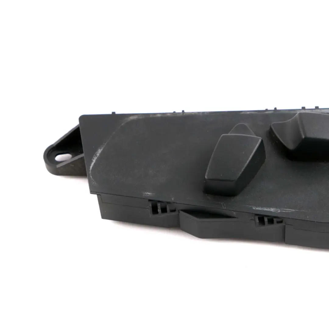 Panel Przełącznik Regulacji Fotela Przód Lewy do BMW E60 E61 E70 E71 o numerze 6926975 BMW E60 E61 E70 E71 Panel Przełącznik Regulacji Fotela Przód Lewy - SKU 6926975 - Numer Części 6926975