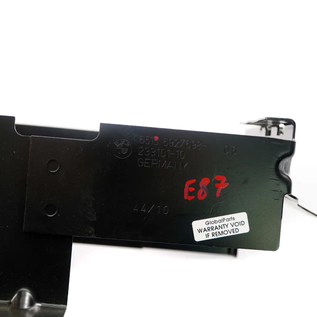 Supporto CD Changer 6512 per BMW E81 E87 E87N con numero di parte 65126927698 BMW E81 E87 E87N Supporto CD Changer 6512 - SKU 6927698 - Numero di parte 65126927698