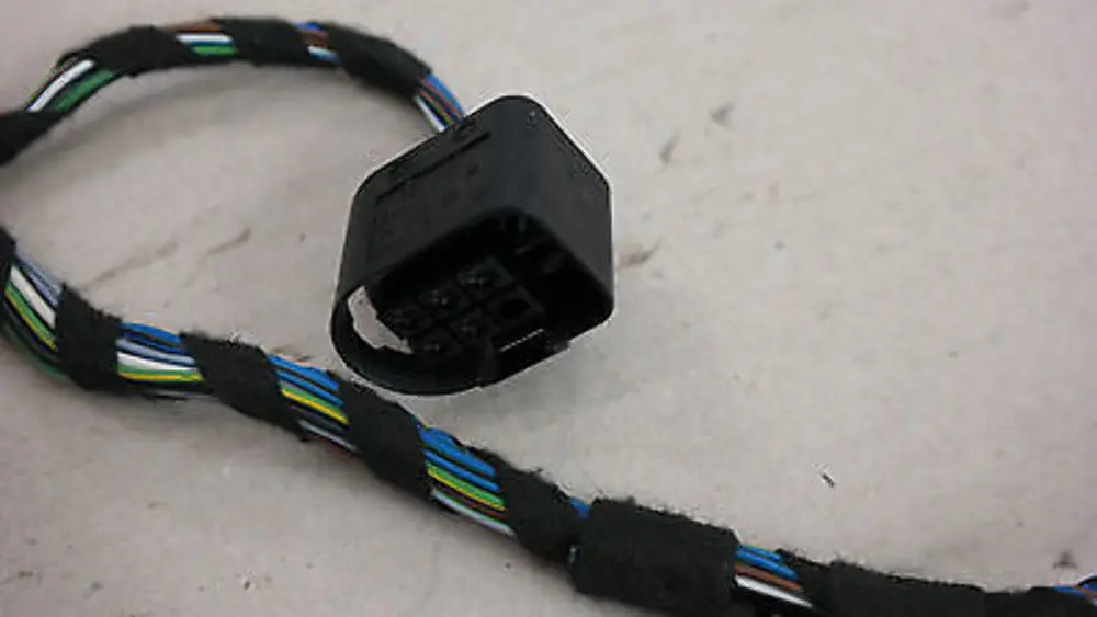 Wiązka instalacja drzwi prawa prawy przód BMW E87 do o numerze 61126947097 Wiązka instalacja drzwi prawa prawy przód BMW E87 - SKU 6928656-1 - Numer Części 61126947097