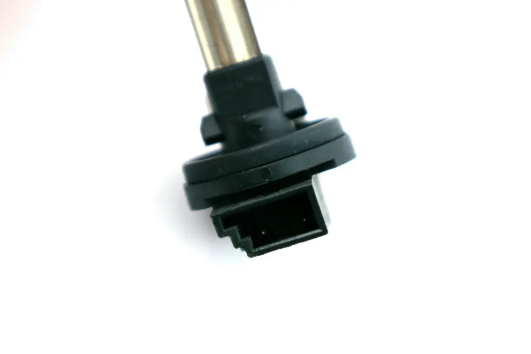 Sensor Temperatura Aire Frio Distribuidor para BMW E60 E61 E63 E64 con número de pieza 6929095 BMW E60 E61 E63 E64 Sensor Temperatura Aire Frio Distribuidor - SKU 6929095 - Número de pieza 6929095