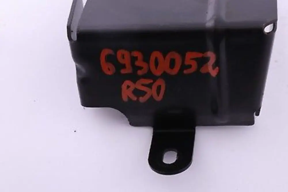 Bracket Aternative Power Siren to BMW MINI Cooper R50 R53 with Part number 6930052 BMW MINI Cooper R50 R53 Bracket Aternative Power Siren - SKU 6930052 - Part number 6930052