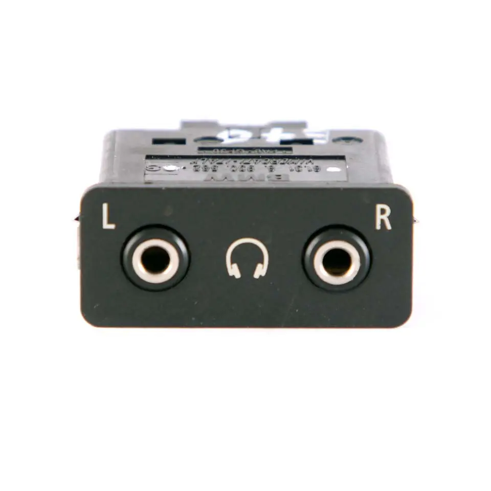 Presa Audio Doppia Spina per BMW X5 X6 E60 E61 E70 E71 con numero di parte 6930562 BMW X5 X6 E60 E61 E70 E71 Presa Audio Doppia Spina - SKU 6930562 - Numero di parte 6930562