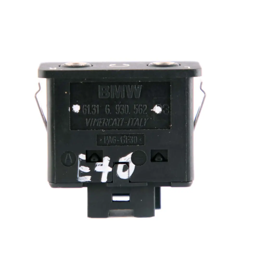 Audio Socket Double Plug to BMW X5 X6 E60 E61 E70 E71 with Part number 6930562 BMW X5 X6 E60 E61 E70 E71 Audio Socket Double Plug - SKU 6930562 - Part number 6930562