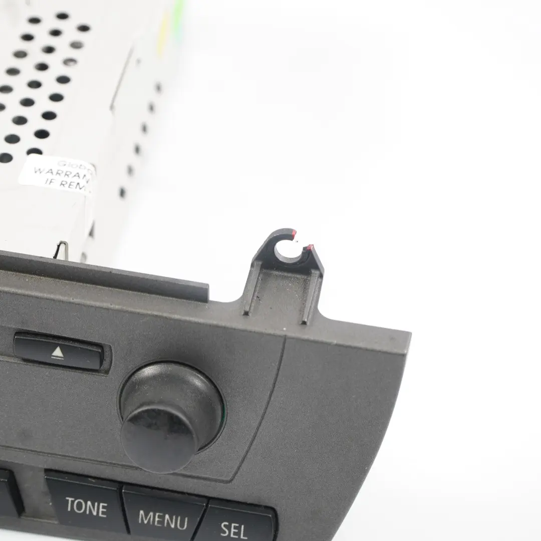 Radio Navigation System CID Control Unit CD Player to BMW X3 E83 with Part number 6939670 BMW X3 E83 Radio Navigation System CID Control Unit CD Player - SKU 6932812 - Part number 6939670