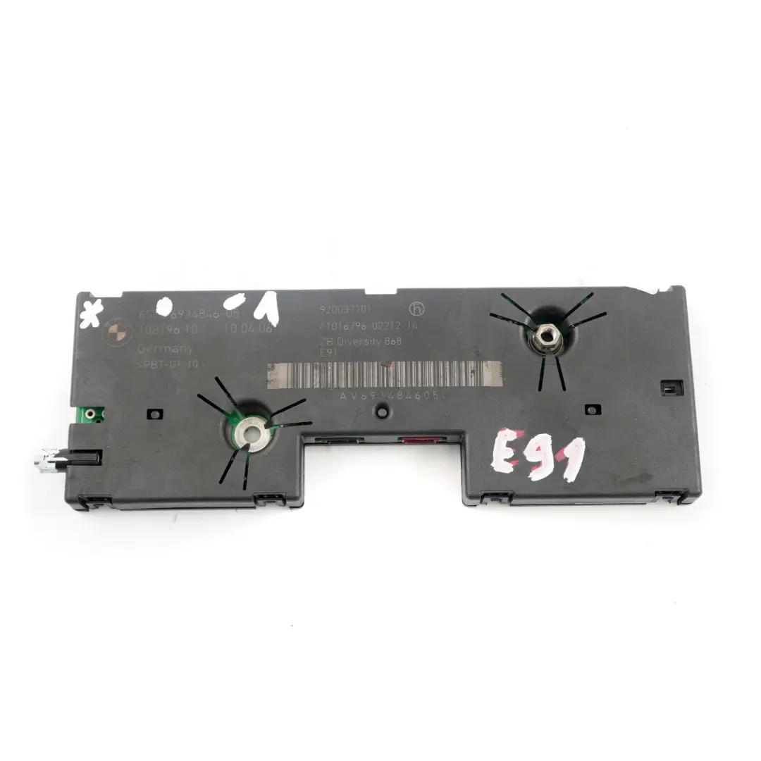Antenna Amplificatore Diversità Unità 868 MHZ per BMW E91 E91N LCI con numero di parte 6934846 BMW E91 E91N LCI Antenna Amplificatore Diversità Unità 868 MHZ - SKU 6934846-1 - Numero di parte 6934846