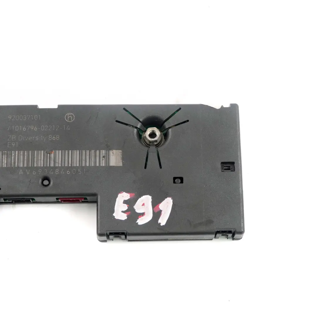 BMW 3 Series E91 E91N LCI Antenna Amplifier Diversity Unit 868 MHZ - SKU 6934846-1 - Part number 6934846