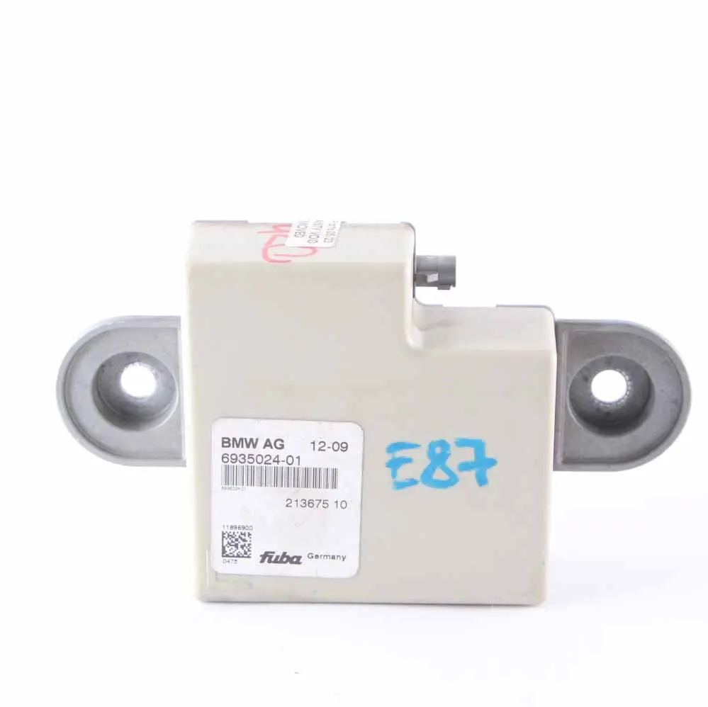 Moduł Sterownik Anteny do BMW E60 E65 E90 F10 o numerze 6935024 BMW E60 E65 E90 F10 Moduł Sterownik Anteny - SKU 6935024 - Numer Części 6935024
