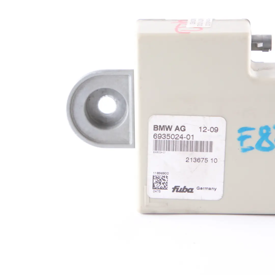 Moduł Sterownik Anteny do BMW E60 E65 E90 F10 o numerze 6935024 BMW E60 E65 E90 F10 Moduł Sterownik Anteny - SKU 6935024 - Numer Części 6935024