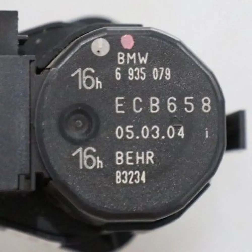 BMW E65 E66 E67 derecha Footwell Flap 16h Actuador - SKU 6935079 - Número de pieza 6935079