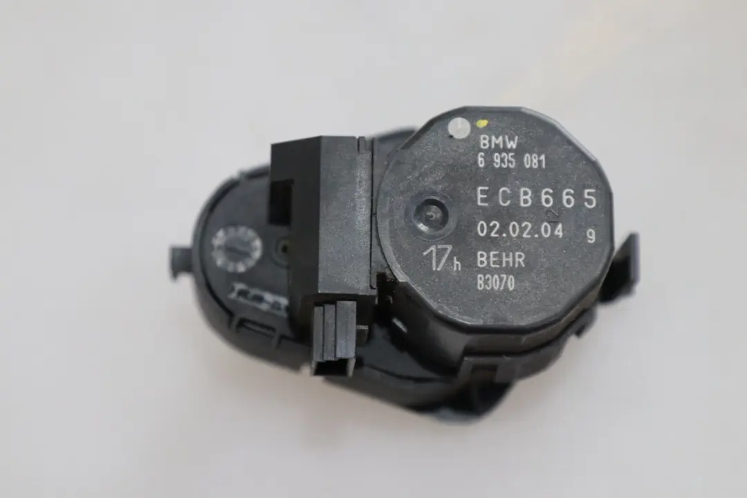 Heater Actuator Left Cold Air Duct to BMW 7 Series E65 E66 E67 with Part number 6935081 BMW 7 Series E65 E66 E67 Heater Actuator Left Cold Air Duct - SKU 6935081 - Part number 6935081
