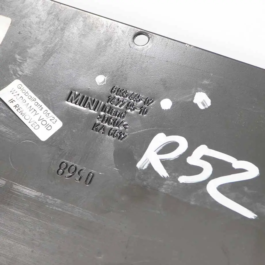 Copertura del computer di navigazione per Mini R52 Cabrio con numero di parte 6935445 Mini R52 Cabrio Copertura del computer di navigazione - SKU 6935445 - Numero di parte 6935445