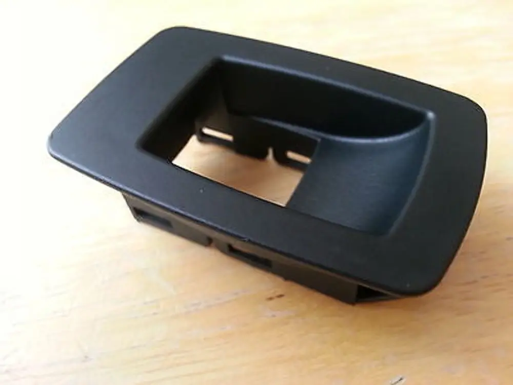 Interruptor elevalunas embellecedor para BMW 1 3 X5 X6 Z4 E70 E71 E87 E89 E90 E91 E92 con número de pieza 61316935534 BMW 1 3 X5 X6 Z4 E70 E71 E87 E89 E90 E91 E92 Interruptor elevalunas embellecedor - SKU 6935534-4 - Número de pieza 61316935534