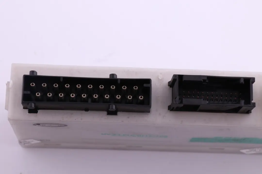 Basic Body Control Module Unit GM3 6135 to BMW E53 with Part number 6935890 BMW E53 Basic Body Control Module Unit GM3 6135 - SKU 6935890 - Part number 6935890