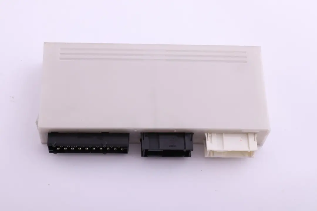 Basic Body Control Module Unit GM3 6135 to BMW E53 with Part number 6935890 BMW E53 Basic Body Control Module Unit GM3 6135 - SKU 6935890 - Part number 6935890