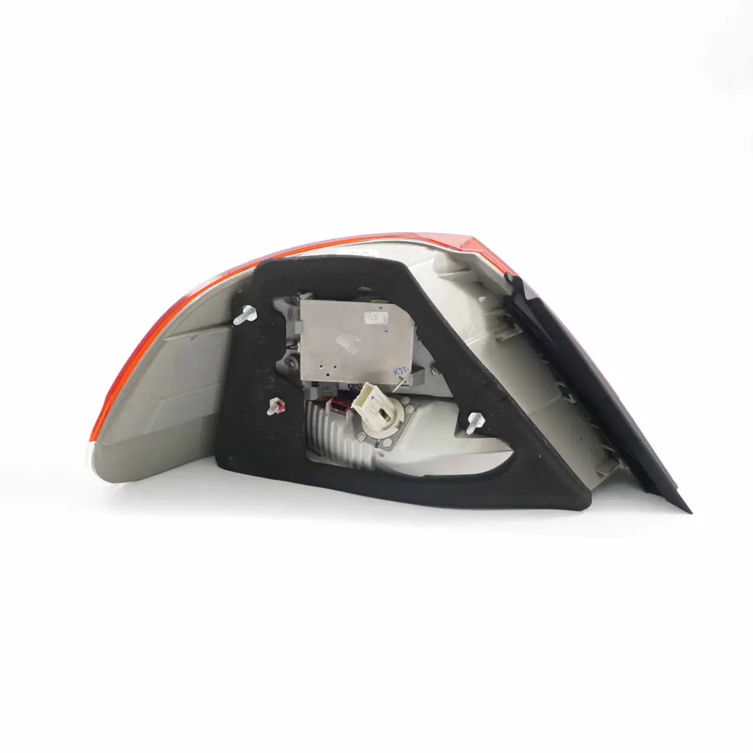 Feu Arrière Dans Le Panneau Latéral Lampe Blanche Droite pour BMW E65 E66 à propos du numéro de pièce 6937236 BMW E65 E66 Feu Arrière Dans Le Panneau Latéral Lampe Blanche Droite - SKU 6937236-1 - Numéro de pièce 6937236