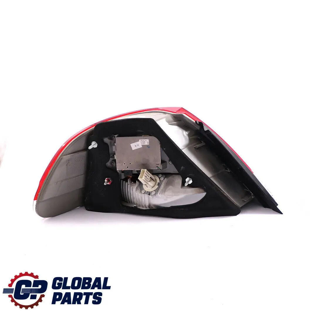 BMW E65 E66 Feu arrière dans le panneau latéral Lampe blanche droite - SKU 6937236 - Numéro de pièce 6937236