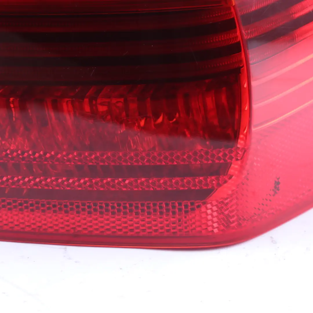 Luz Trasera Derecha Tail para BMW E90 Berlina con número de pieza 6937458 BMW E90 Berlina Luz Trasera Derecha Tail - SKU 6937458-2 - Número de pieza 6937458