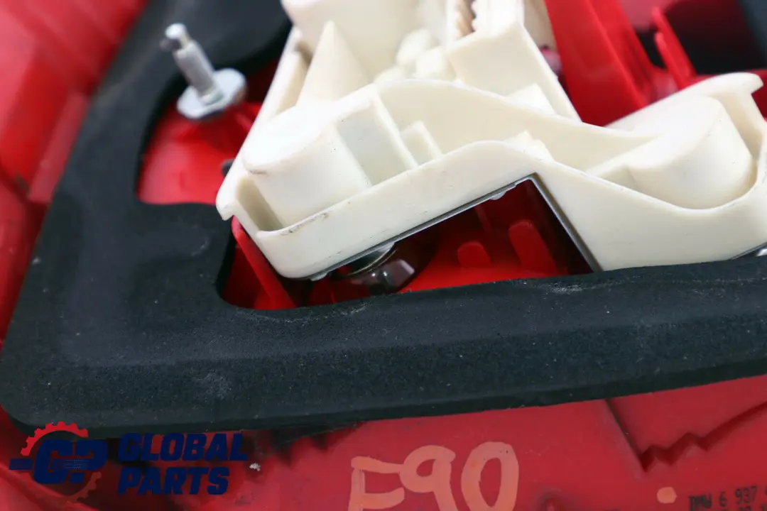 Lampa Tylna Prawa Prawy Tył do BMW E90 o numerze 6937458 BMW E90 Lampa Tylna Prawa Prawy Tył - SKU 6937458 - Numer Części 6937458