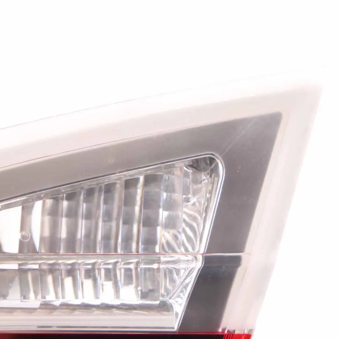 Lampa W Klapę Bagażnika Tylna Prawa Tył Prawy do BMW E90 o numerze 6937460 BMW E90 Lampa W Klapę Bagażnika Tylna Prawa Tył Prawy - SKU 6937460-2 - Numer Części 6937460