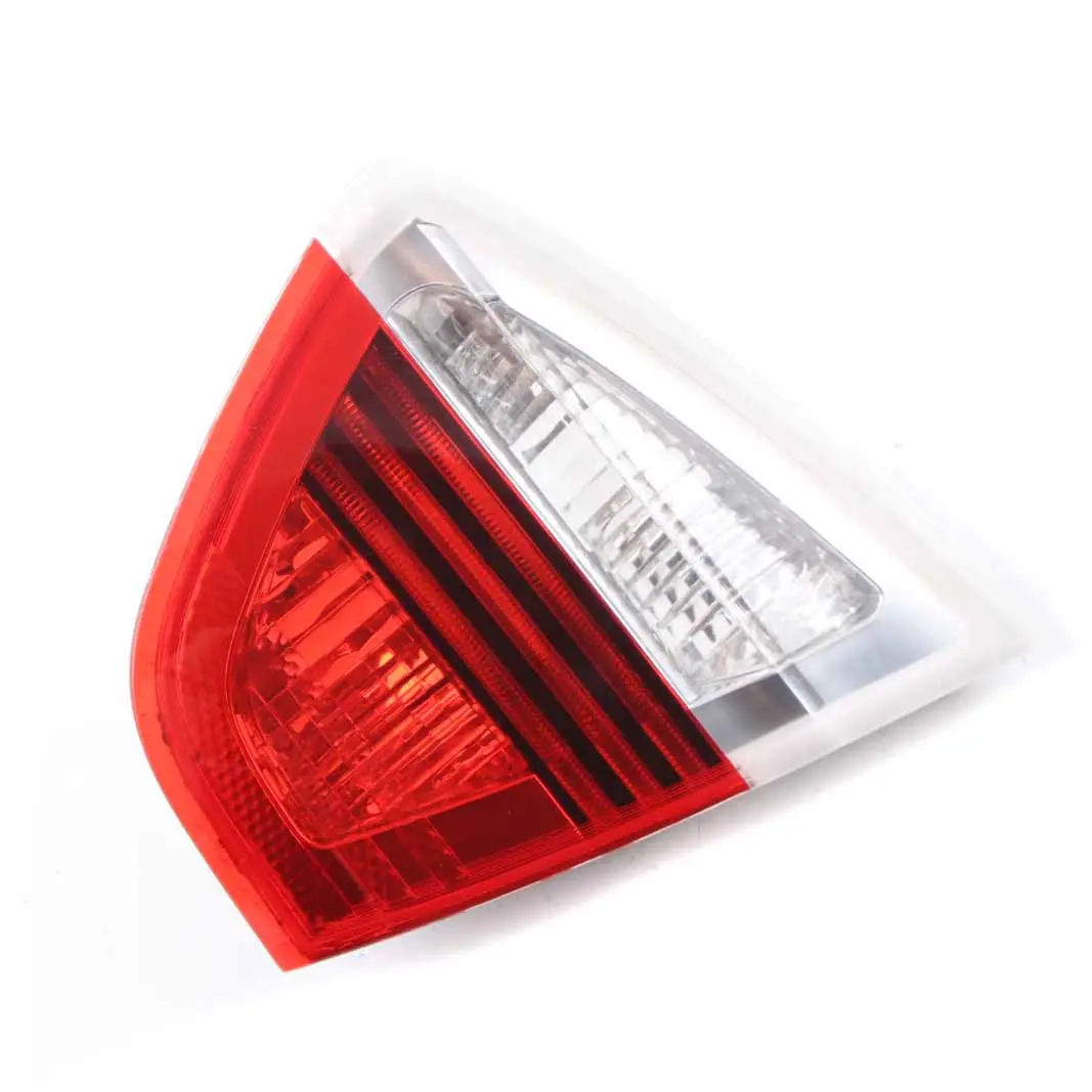 Lampa W Klapę Bagażnika Tylna Prawa Tył Prawy do BMW E90 o numerze 6937460 BMW E90 Lampa W Klapę Bagażnika Tylna Prawa Tył Prawy - SKU 6937460-2 - Numer Części 6937460