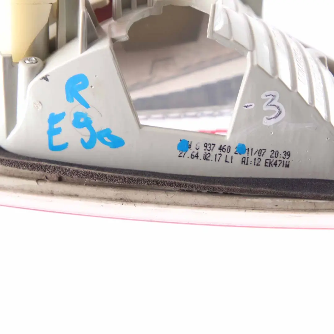 Lampa W Klapę Bagażnika Tylna Prawa Tył Prawy do BMW E90 o numerze 6937460 BMW E90 Lampa W Klapę Bagażnika Tylna Prawa Tył Prawy - SKU 6937460-2 - Numer Części 6937460