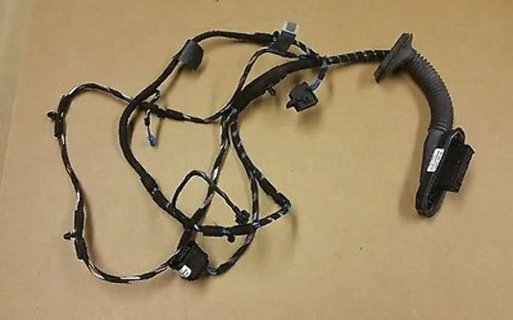 Wiring loom front door driver side to BMW 3 SERIES E90 E91 with Part number 6938209 BMW 3 SERIES E90 E91 Wiring loom front door driver side - SKU 6938209 - Part number 6938209