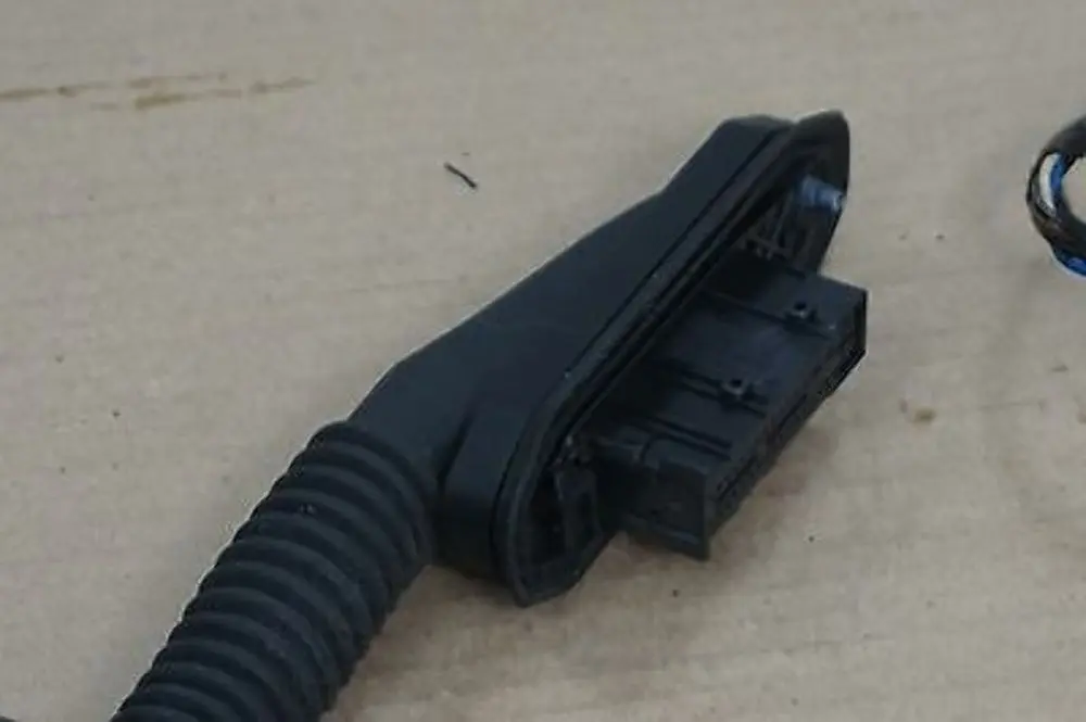 Kabelsatz Tür hinten für BMW 1 er e87 mit Teilenummer 6938246 BMW 1 er e87 Kabelsatz Tür hinten - SKU 6938246 - Teilenummer 6938246