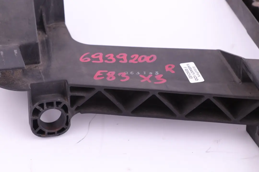 Soporte Faro BMW X3 E83 E83N Lci Soporte Derecho para con número de pieza 66939200 Soporte Faro BMW X3 E83 E83N Lci Soporte Derecho - SKU 6939200 - Número de pieza 66939200