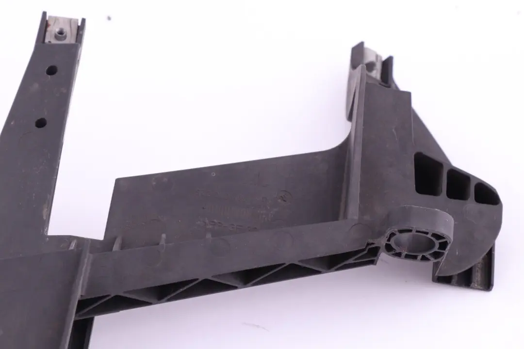 Supporto Faro BMW X3 E83 E83N Lci Supporto Staffa Destra per con numero di parte 66939200 Supporto Faro BMW X3 E83 E83N Lci Supporto Staffa Destra - SKU 6939200 - Numero di parte 66939200