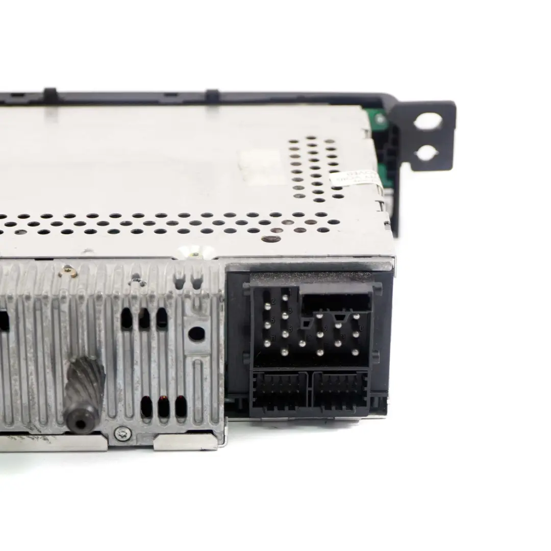 Autoradio Business Avec Lecteur CD 6512 pour BMW E46 à propos du numéro de pièce 6939660 BMW E46 Autoradio Business Avec Lecteur CD 6512 - SKU 6939660 - Numéro de pièce 6939660