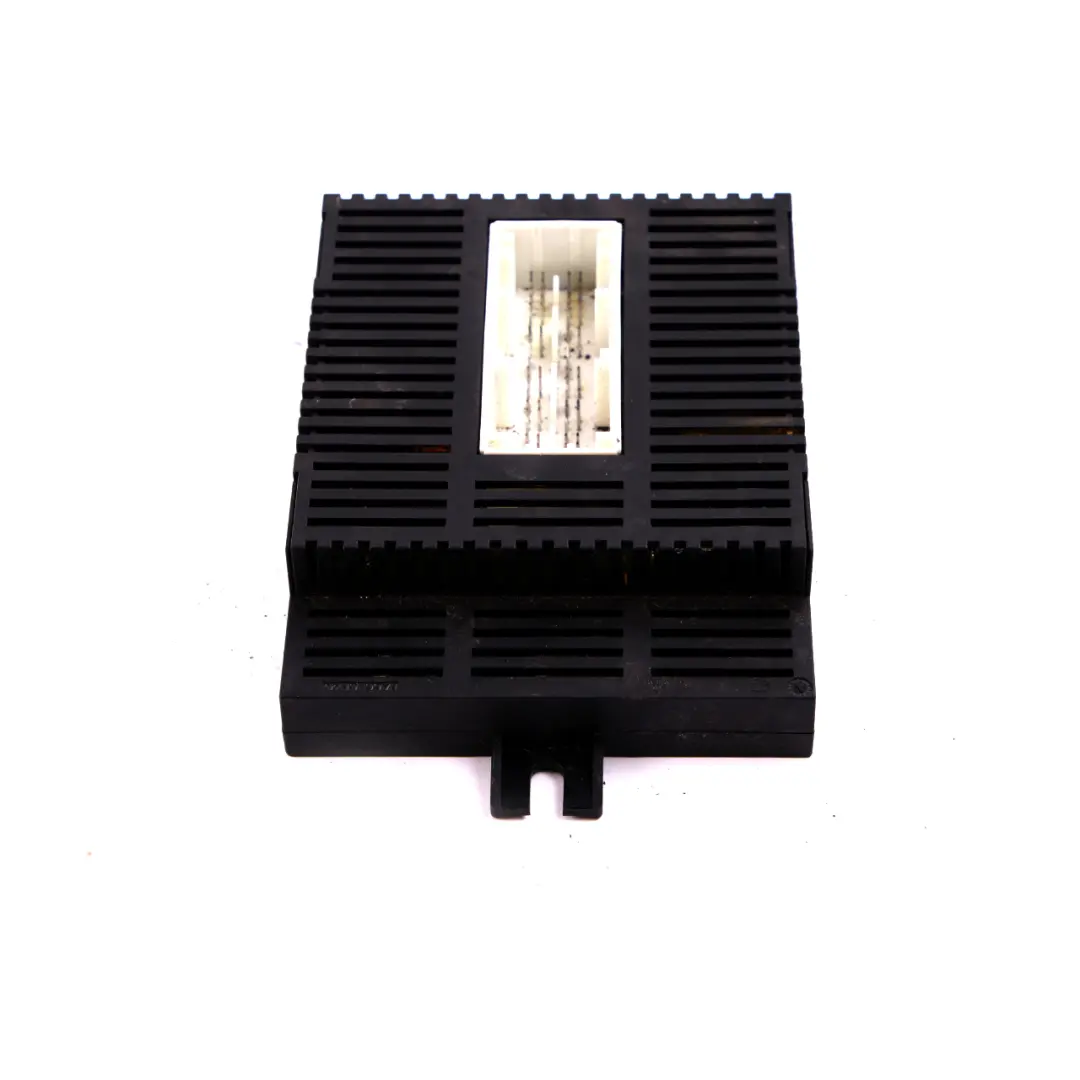 Light Control Module Unit Lear LM E6X DYN. LWR (LCM) to BMW 7 Series E65 with Part number 6941588 BMW 7 Series E65 Light Control Module Unit Lear LM E6X DYN. LWR (LCM) - SKU 6941588 - Part number 6941588