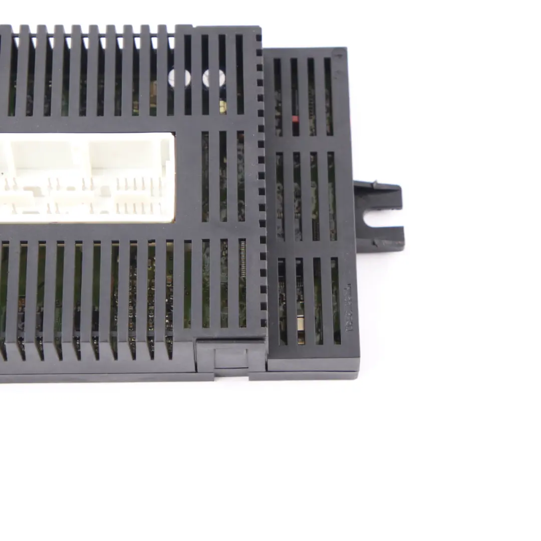 Luz Unidad de Módulo de Control Lear LM E6X MAN.LWR para BMW E60 con número de pieza 6941589 BMW E60 Luz Unidad de Módulo de Control Lear LM E6X MAN.LWR - SKU 6941589 - Número de pieza 6941589