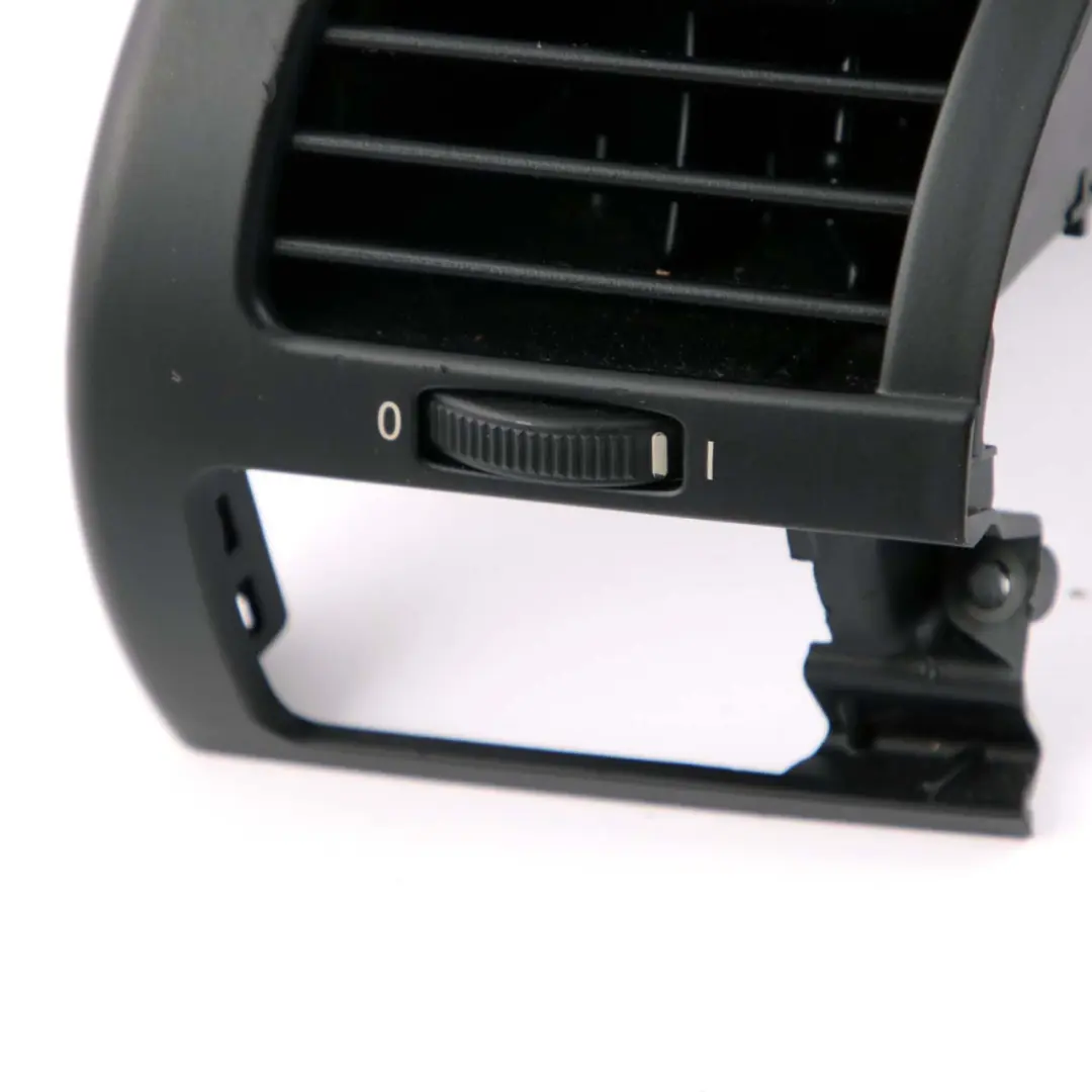 Rejilla de Aire Fresco Izquierda Ventilación Salpicadero 7025631 para BMW Z4 E85 E86 con número de pieza 6945395 BMW Z4 E85 E86 Rejilla de Aire Fresco Izquierda Ventilación Salpicadero 7025631 - SKU 6945395 - Número de pieza 6945395