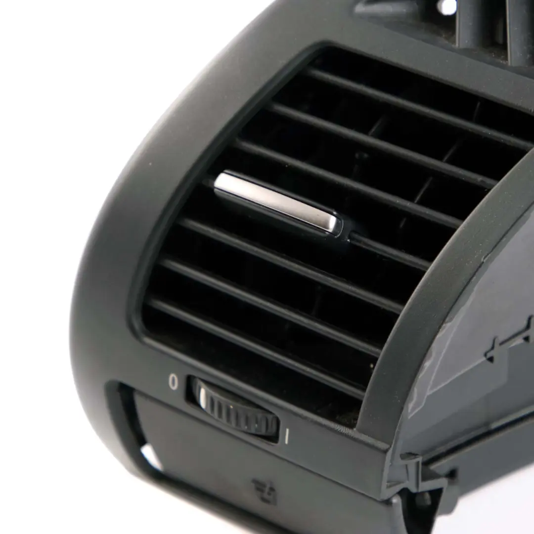 Cache Grille Sortie d'Air Frais Aile Gauche Noir 6917905 pour BMW Z4 E85 à propos du numéro de pièce 6945399 BMW Z4 E85 Cache Grille Sortie d'Air Frais Aile Gauche Noir 6917905 - SKU 6945399-1 - Numéro de pièce 6945399