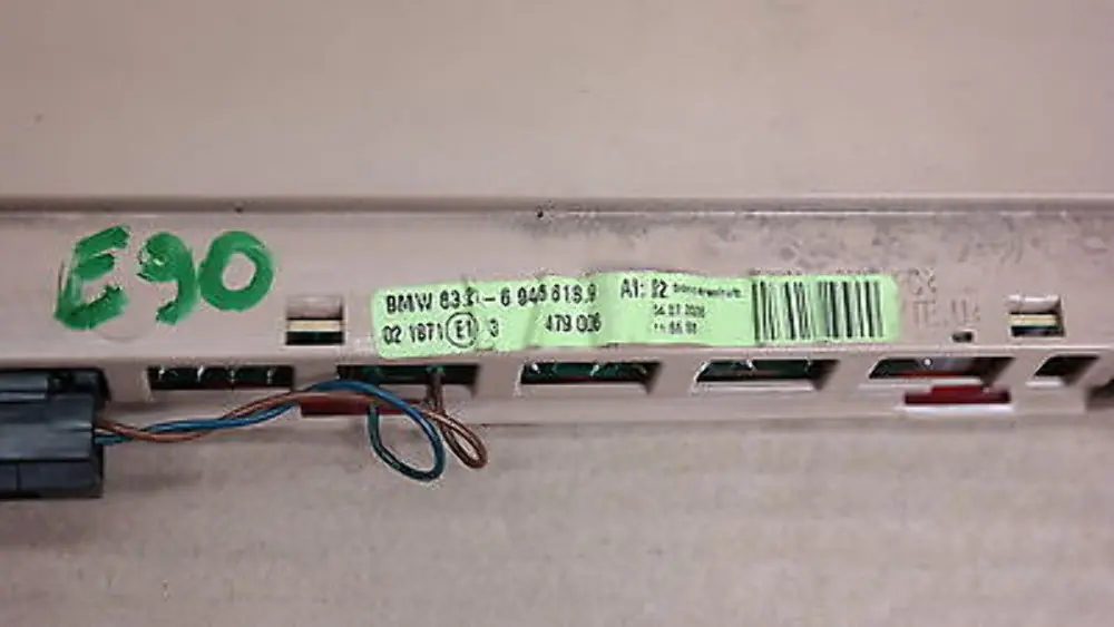 Tercera Luz De Freno BMW E90 LCI Panel Unidad Beige para con número de pieza 63256946618 Tercera Luz De Freno BMW E90 LCI Panel Unidad Beige - SKU 6946618 - Número de pieza 63256946618