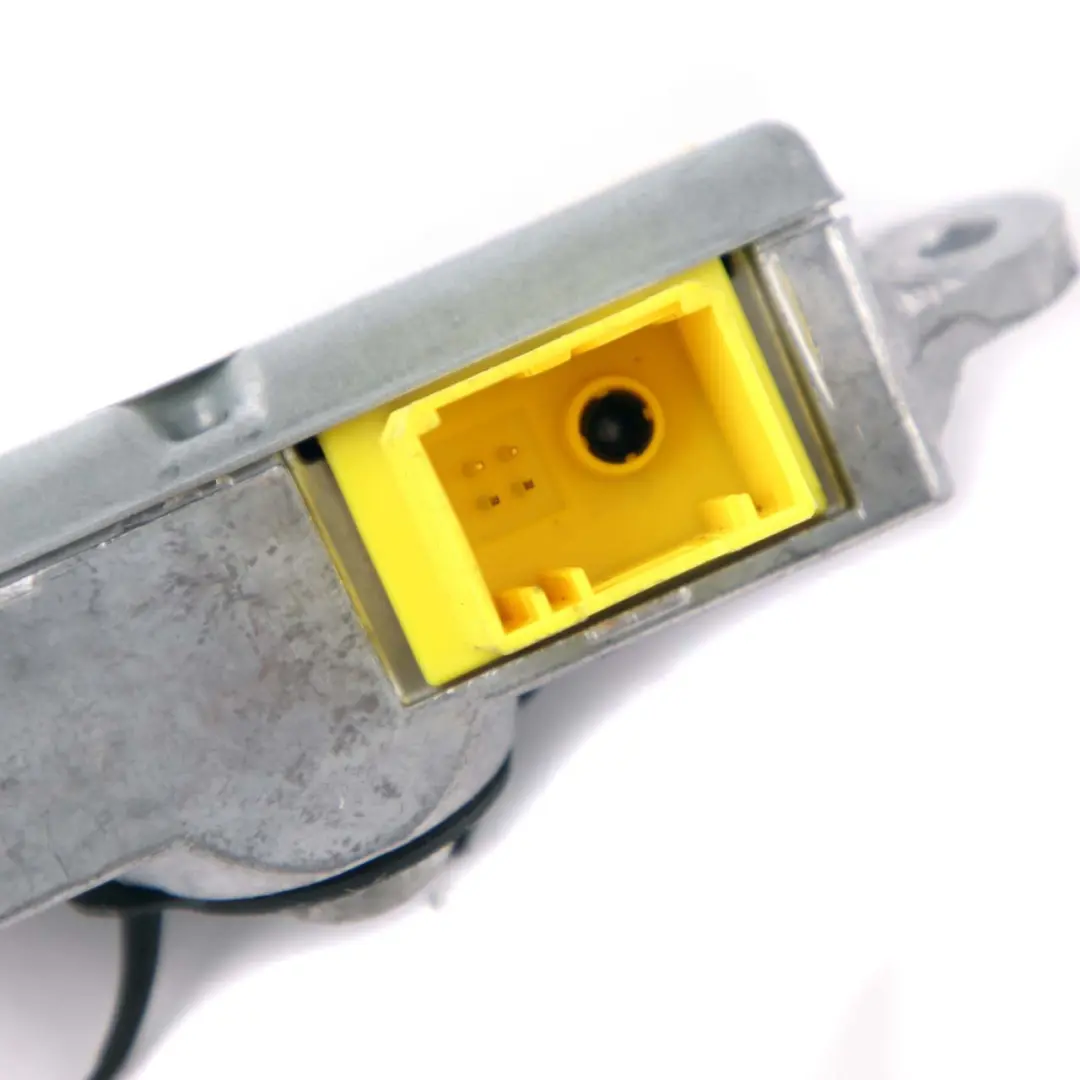 Sensore Airbag Porta Anteriore Destra per BMW 7 E65 E66 con numero di parte 6970907 BMW 7 E65 E66 Sensore Airbag Porta Anteriore Destra - SKU 6947416 - Numero di parte 6970907