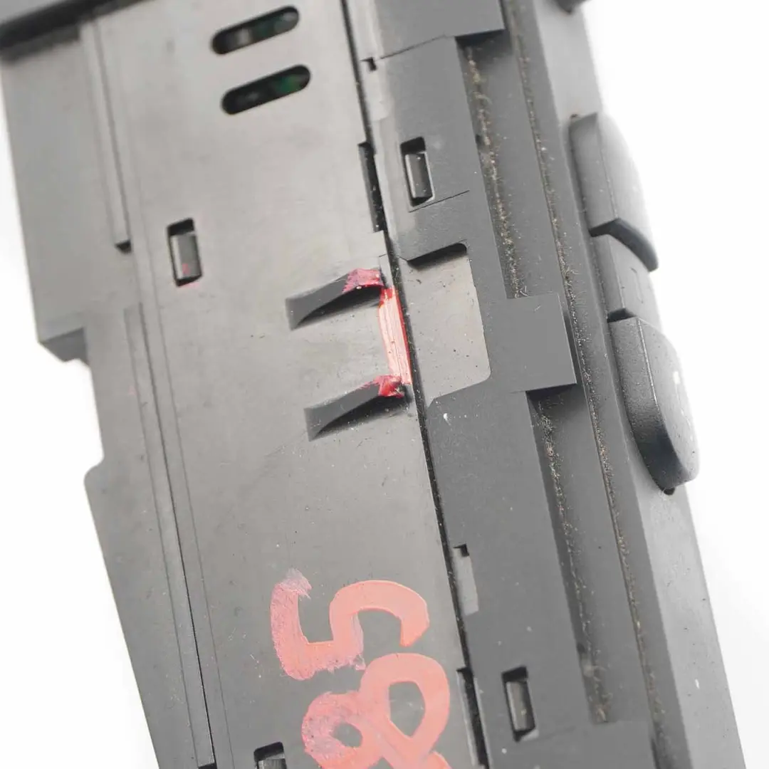 Interruttore Unita Console Centrale Pulsanti Modulo Nero per BMW Z4 E85 con numero di parte 6948770 BMW Z4 E85 Interruttore Unita Console Centrale Pulsanti Modulo Nero - SKU 6948770-1 - Numero di parte 6948770