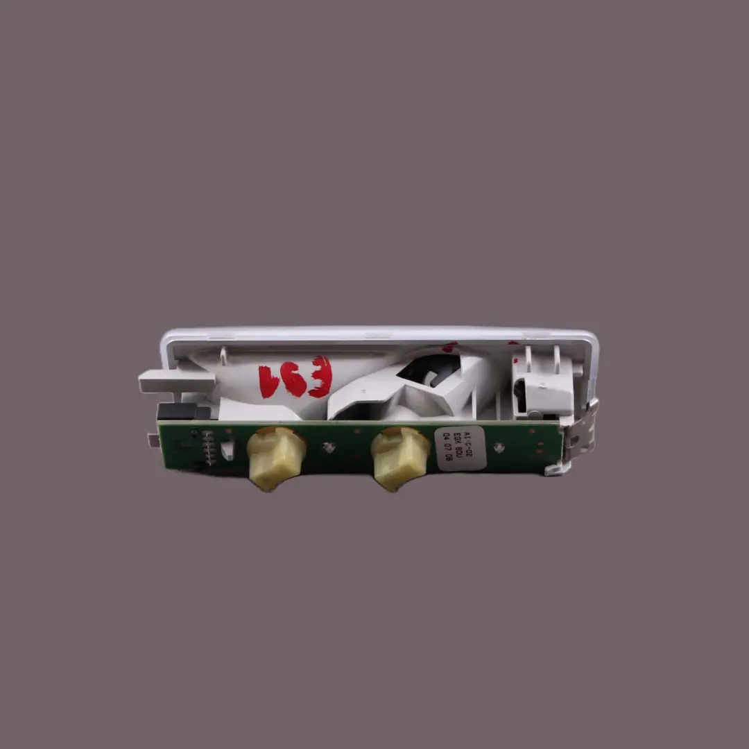 Luz Interior Trasera Luz de Lectura para BMW E91 con número de pieza 6950087 BMW E91 Luz Interior Trasera Luz de Lectura - SKU 6950087 - Número de pieza 6950087