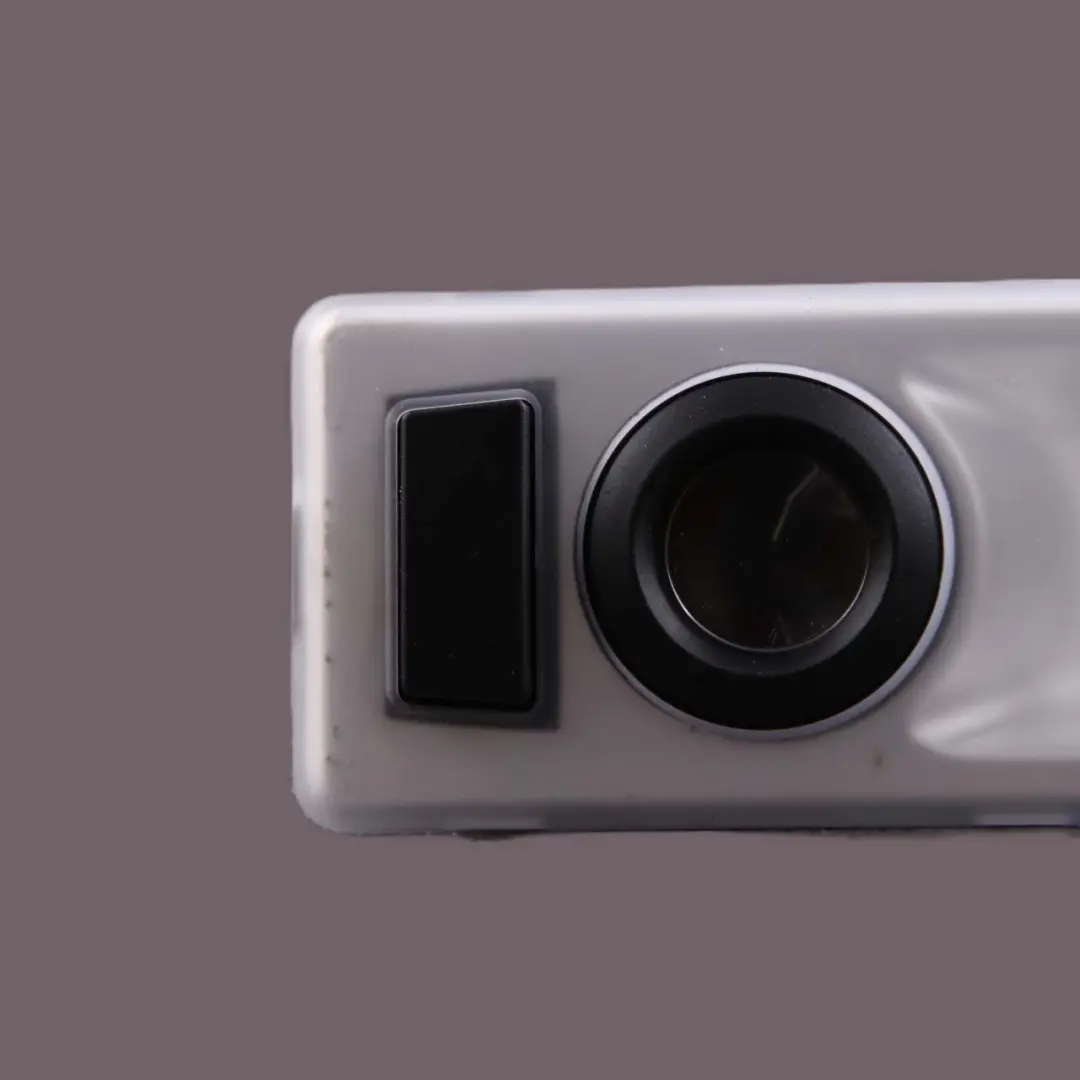 Lampe de lecture intérieure arrière pour BMW E91 à propos du numéro de pièce 6950087 BMW E91 Lampe de lecture intérieure arrière - SKU 6950087 - Numéro de pièce 6950087