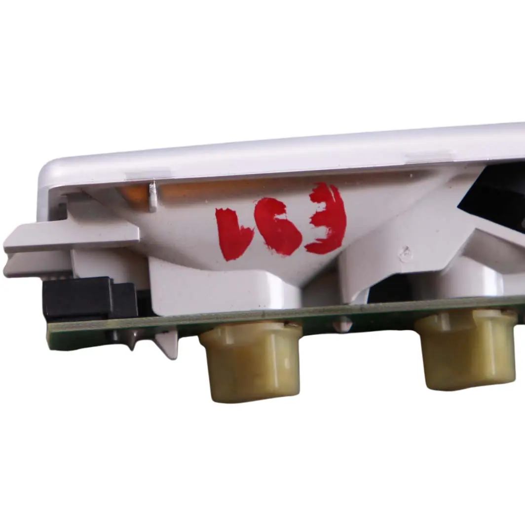 Luz Interior Trasera Luz de Lectura para BMW E91 con número de pieza 6950087 BMW E91 Luz Interior Trasera Luz de Lectura - SKU 6950087 - Número de pieza 6950087