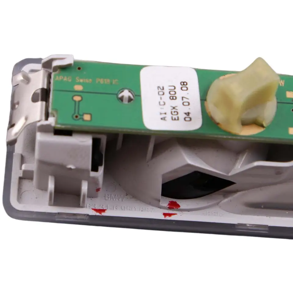 Luz Interior Trasera Luz de Lectura para BMW E91 con número de pieza 6950087 BMW E91 Luz Interior Trasera Luz de Lectura - SKU 6950087 - Número de pieza 6950087