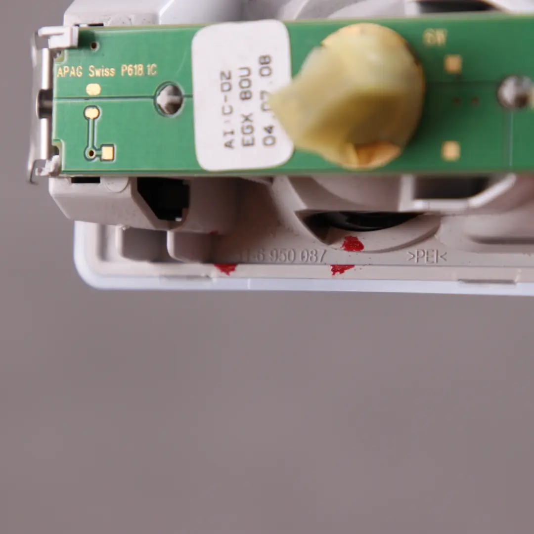 Lampe de lecture intérieure arrière pour BMW E91 à propos du numéro de pièce 6950087 BMW E91 Lampe de lecture intérieure arrière - SKU 6950087 - Numéro de pièce 6950087