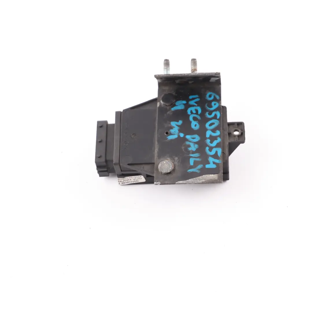 Towing Tow Bar Trailer Hook Module Control Unit to Iveco Daily with Part number 69502354 Iveco Daily Towing Tow Bar Trailer Hook Module Control Unit - SKU 69502354 - Part number 69502354